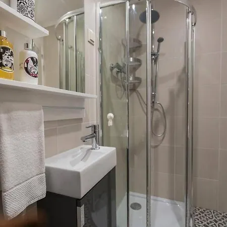 To Be Mouraria * ליסבון